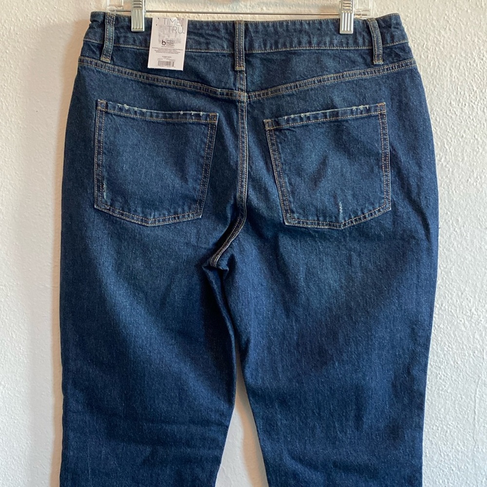 NWT Time and Tru Distressed Crop High Rise Jeans